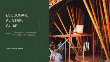 Página "Nuestro rol: escuchar, alinear, guiar" de la guía de marca de una constructora